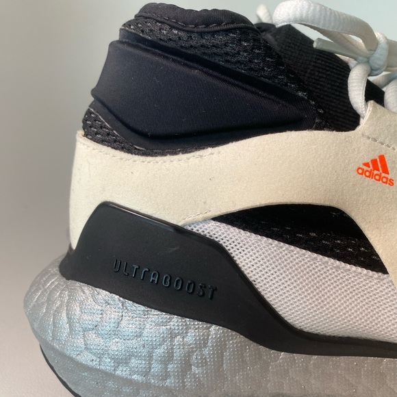 Adidas Ultraboost 21 sneakers by Stella McCartney - Picture 2 of 7